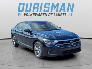 Used 2024 Volkswagen Jetta SE w/ Panoramic Sunroof Package image 1