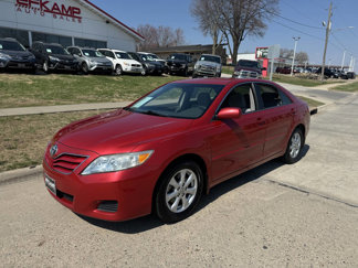 Used 2011 Toyota Camry LE image 1