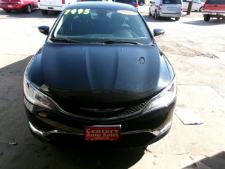 Used 2015 Chrysler 200 Limited w/ Convenience Group image 1