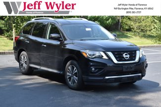 Used 2018 Nissan Pathfinder SV image 1