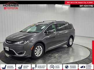 Used 2017 Chrysler Pacifica Touring-L image 1