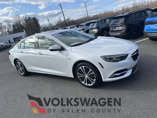 Used 2019 Buick Regal Essence w/ Driver Confidence Package I image 1