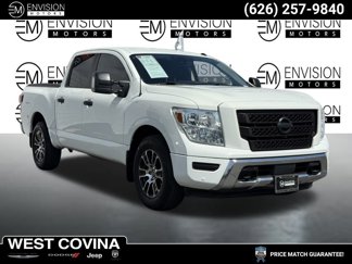 Used 2021 Nissan Titan SV w/ SV Convenience Package image 1