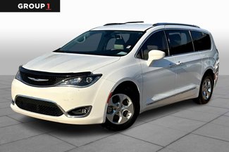 Used 2017 Chrysler Pacifica Touring-L Plus image 1