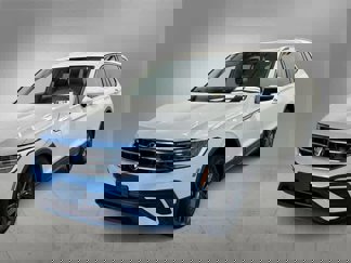 Certified 2023 Volkswagen Tiguan SE image 1