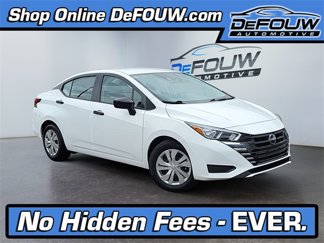 Used 2023 Nissan Versa S image 1