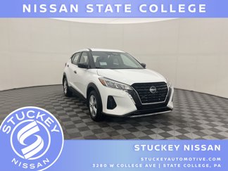 New 2025 Nissan Kicks Play S image 1
