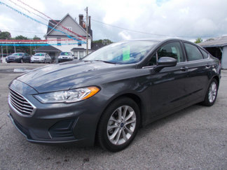 Used 2020 Ford Fusion SE image 1