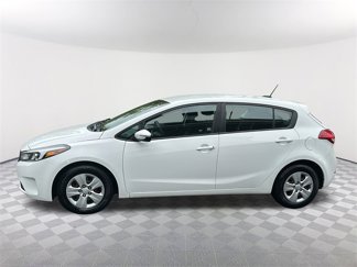 Used 2017 Kia Forte LX image 1