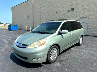 Used 2008 Toyota Sienna XLE Limited image 1
