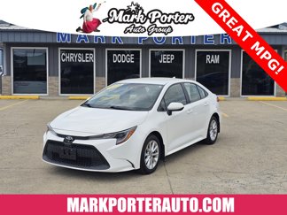 Used 2022 Toyota Corolla LE image 1