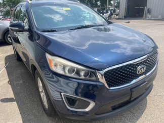 Used 2017 Kia Sorento LX w/ LX Convenience Package image 1