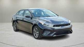Used 2023 Kia Forte LXS image 1