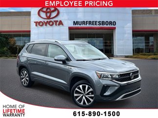 Used 2024 Volkswagen Taos SE image 1
