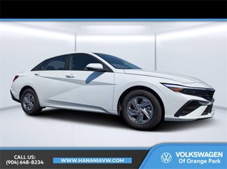 Used 2024 Hyundai Elantra SE image 1