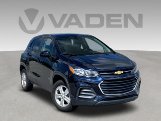 Used 2022 Chevrolet Trax LS w/ Tint and Cruise Package image 1