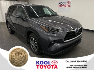Used 2023 Toyota Highlander XLE image 1