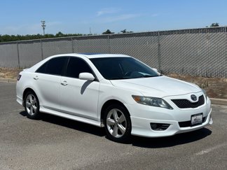 Used 2011 Toyota Camry SE image 1