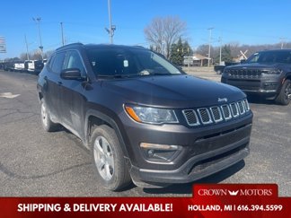 Used 2018 Jeep Compass Latitude w/ Cold Weather Group image 1