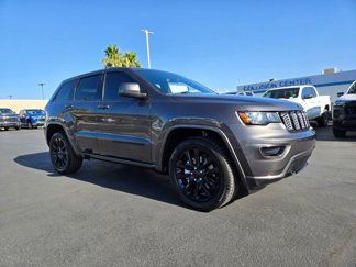 Used 2021 Jeep Grand Cherokee Laredo X image 1