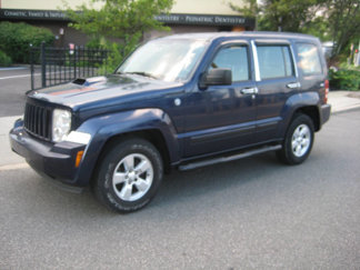 Used 2012 Jeep Liberty Sport image 1