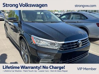 Used 2017 Volkswagen Passat 1.8T R-Line w/ R-Line Lighting Package image 1