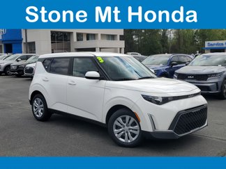 Used 2023 Kia Soul LX image 1