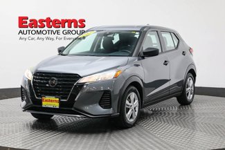 Used 2021 Nissan Kicks S image 1