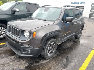 Used 2016 Jeep Renegade Latitude w/ Cold Weather Group image 1