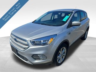 Used 2019 Ford Escape SE image 1