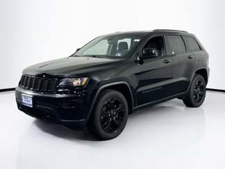 Used 2019 Jeep Grand Cherokee Laredo image 1
