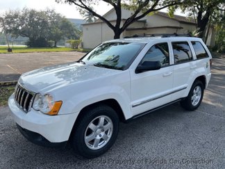 Used 2010 Jeep Grand Cherokee Laredo image 1