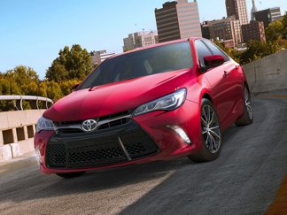 Used 2016 Toyota Camry image 1