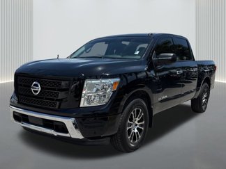 Used 2021 Nissan Titan SV image 1