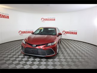 Used 2022 Toyota Camry LE image 1