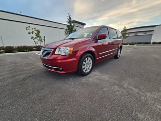 Used 2014 Chrysler Town & Country Touring image 1