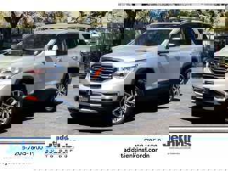 Used 2018 GMC Acadia SLE image 1