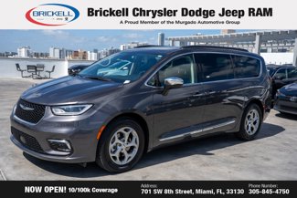 Used 2023 Chrysler Pacifica Limited image 1