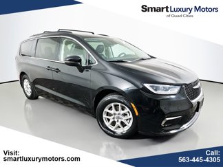 Used 2022 Chrysler Pacifica Touring-L image 1