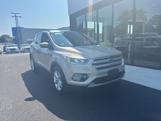 Used 2018 Ford Escape SE image 1