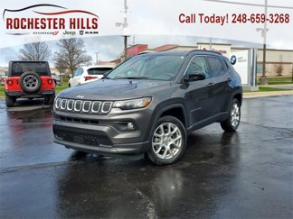 Used 2022 Jeep Compass Latitude image 1