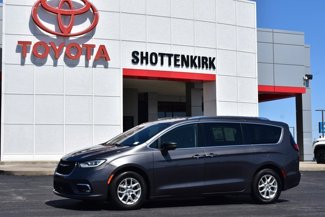 Used 2021 Chrysler Pacifica Touring-L image 1