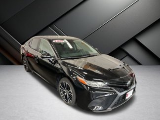 Certified 2020 Toyota Camry SE image 1
