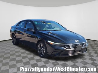 Used 2024 Hyundai Elantra SEL w/ Convenience Package image 1