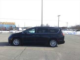 Certified 2021 Chrysler Pacifica Touring-L image 1