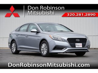 Used 2016 Hyundai Sonata SE image 1