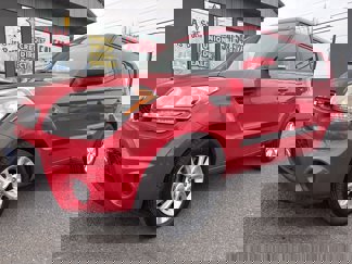 Used 2013 Kia Soul + image 1