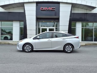 Used 2017 Toyota Prius Four image 1