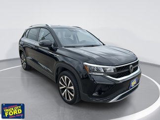 Used 2024 Volkswagen Taos SE image 1