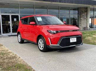 Used 2023 Kia Soul LX image 1